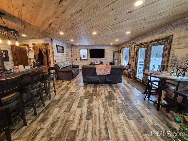 W2323 M69 Highway, Foster City, MI 49834