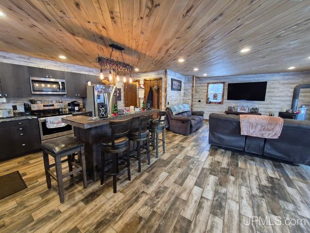 W2323 M69 Highway, Foster City, MI 49834