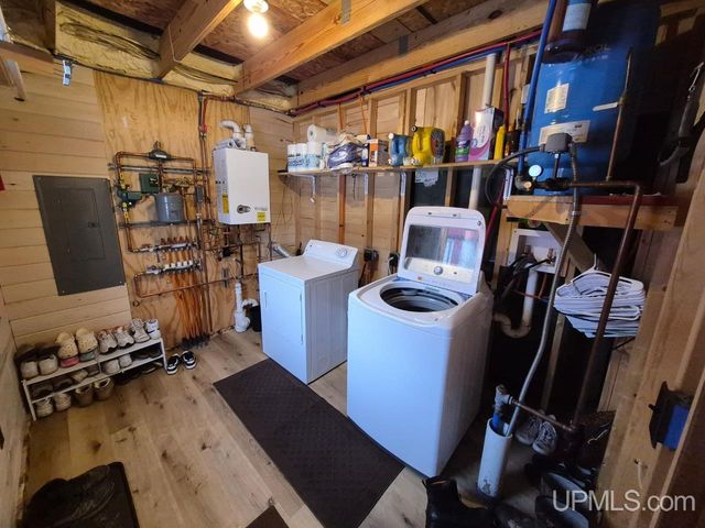 W2323 M69 Highway, Foster City, MI 49834