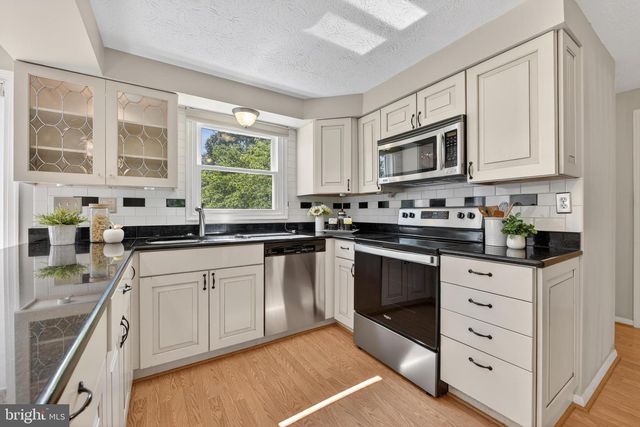 1108 RIVA RIDGE DR, Great Falls, VA 22066