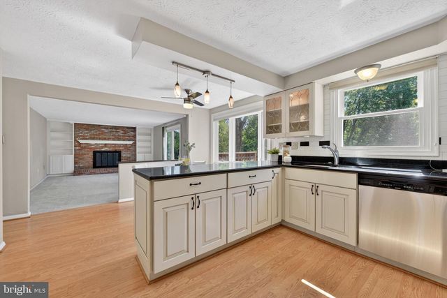1108 RIVA RIDGE DR, Great Falls, VA 22066