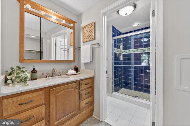 1108 RIVA RIDGE DR, Great Falls, VA 22066