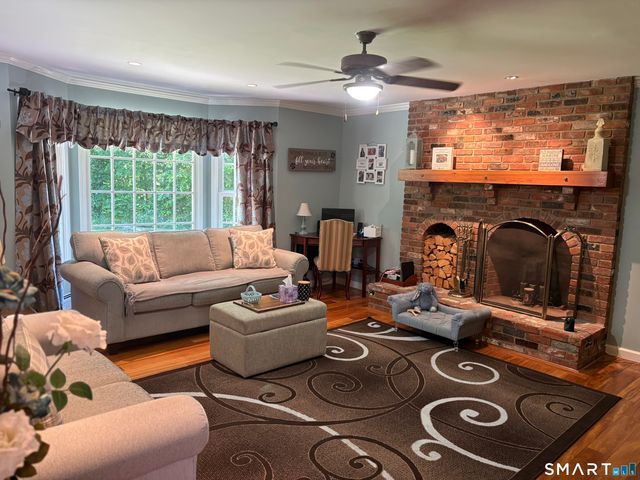9 Osprey Drive, Seymour, CT 06483