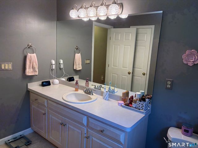 9 Osprey Drive, Seymour, CT 06483