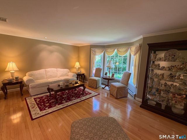 9 Osprey Drive, Seymour, CT 06483