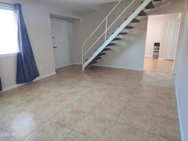 8114 W OSBORN Road, Phoenix, AZ 85033
