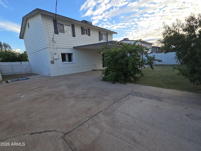 8114 W OSBORN Road, Phoenix, AZ 85033