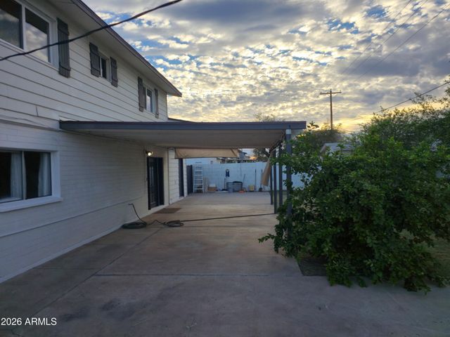 8114 W OSBORN Road, Phoenix, AZ 85033