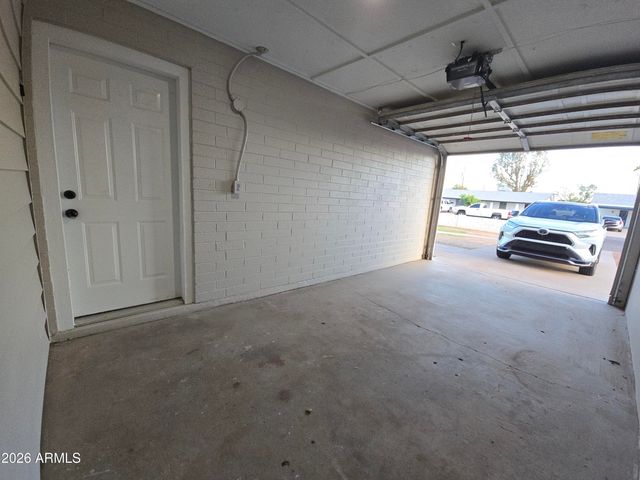 8114 W OSBORN Road, Phoenix, AZ 85033