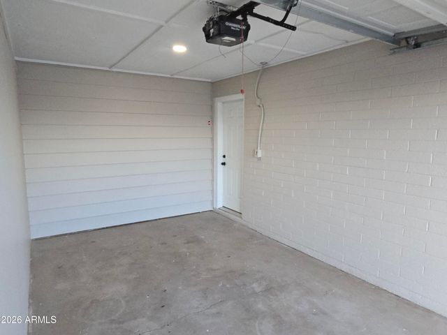 8114 W OSBORN Road, Phoenix, AZ 85033