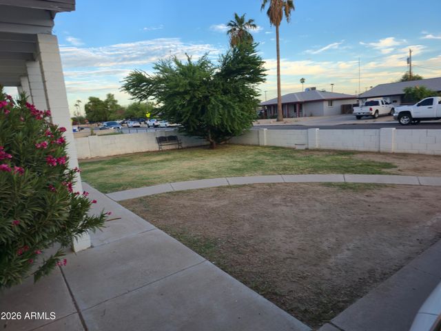 8114 W OSBORN Road, Phoenix, AZ 85033