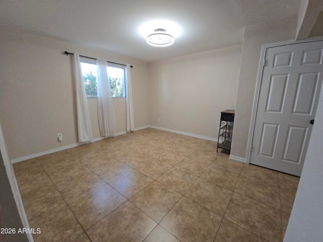 8114 W OSBORN Road, Phoenix, AZ 85033