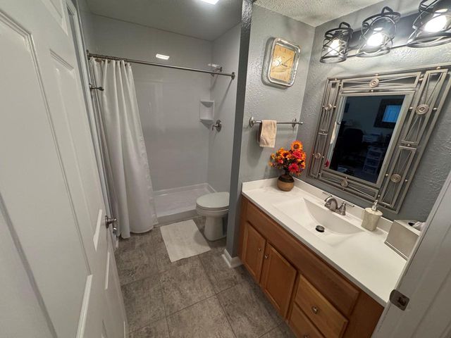 W194S7823 Overlook Bay ROAD, Muskego, WI 53150