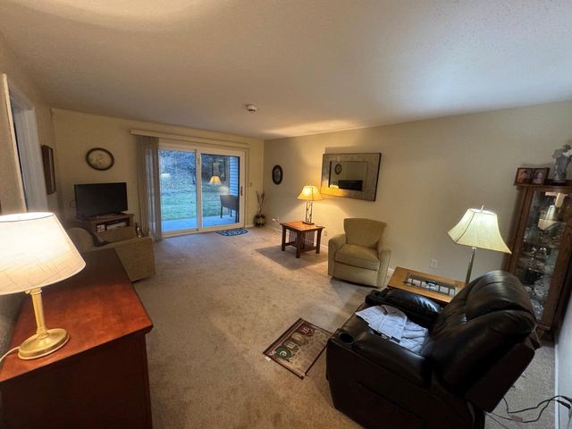 W194S7823 Overlook Bay ROAD, Muskego, WI 53150