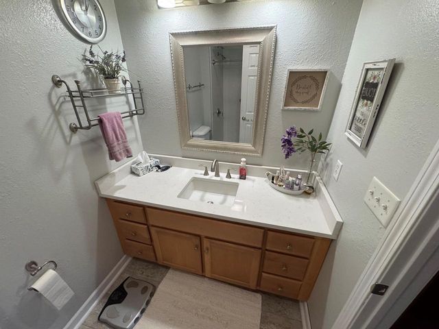 W194S7823 Overlook Bay ROAD, Muskego, WI 53150