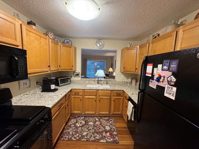 W194S7823 Overlook Bay ROAD, Muskego, WI 53150