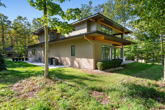 17 N Stonebridge Drive 17, Hayes Twp, MI 49720