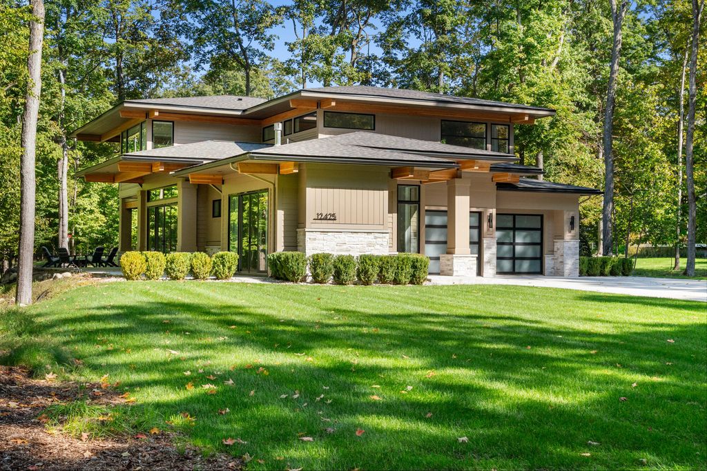 17 N Stonebridge Drive 17, Hayes Twp, MI 49720