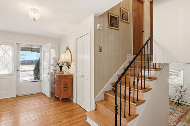 83 Woodlawn Avenue, East Moriches, NY 11940