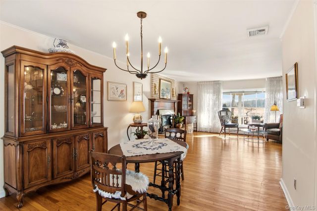 83 Woodlawn Avenue, East Moriches, NY 11940