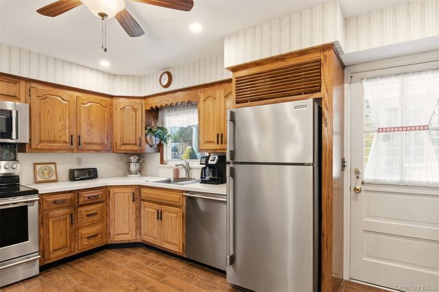 83 Woodlawn Avenue, East Moriches, NY 11940