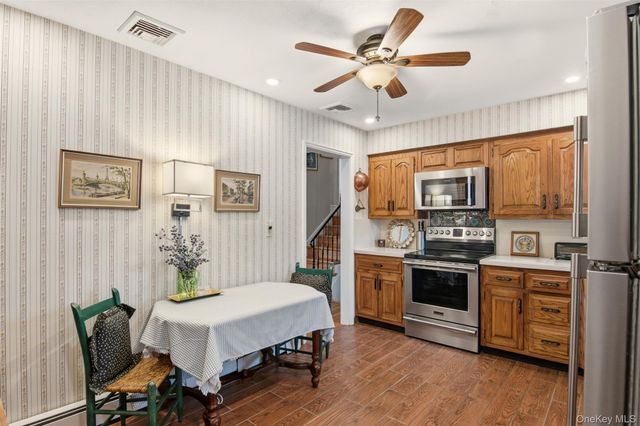 83 Woodlawn Avenue, East Moriches, NY 11940