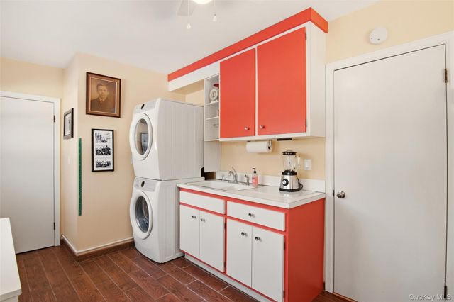 83 Woodlawn Avenue, East Moriches, NY 11940