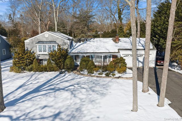 83 Woodlawn Avenue, East Moriches, NY 11940