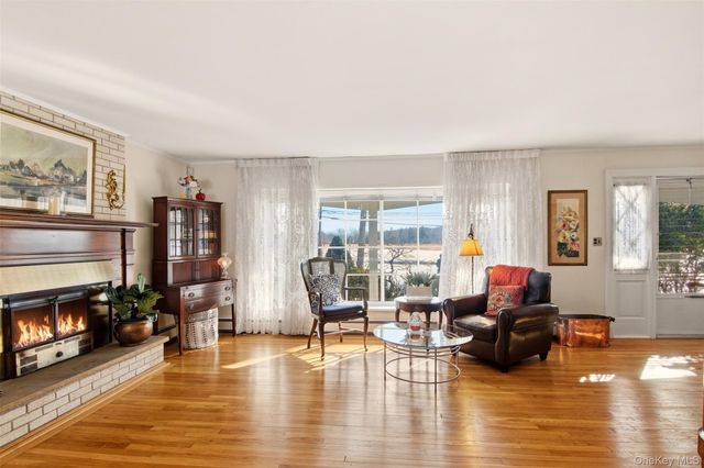 83 Woodlawn Avenue, East Moriches, NY 11940