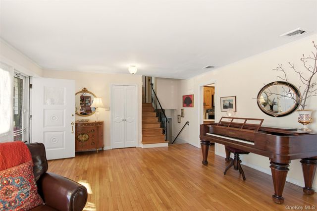 83 Woodlawn Avenue, East Moriches, NY 11940