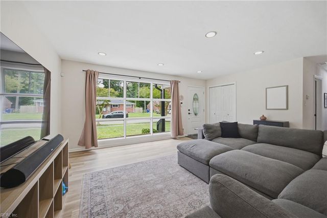 3812 N Ingleside DR, Norfolk, VA 23502