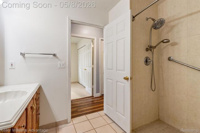 11453 Kaltz Avenue, Warren, MI 48089