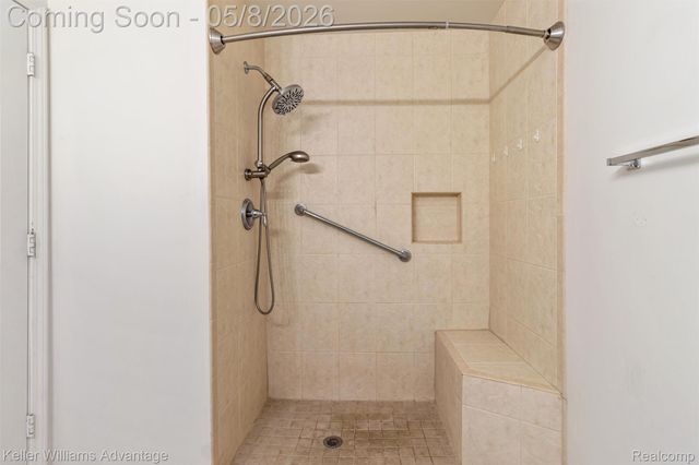 11453 Kaltz Avenue, Warren, MI 48089