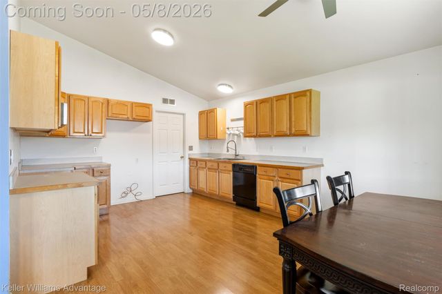 11453 Kaltz Avenue, Warren, MI 48089