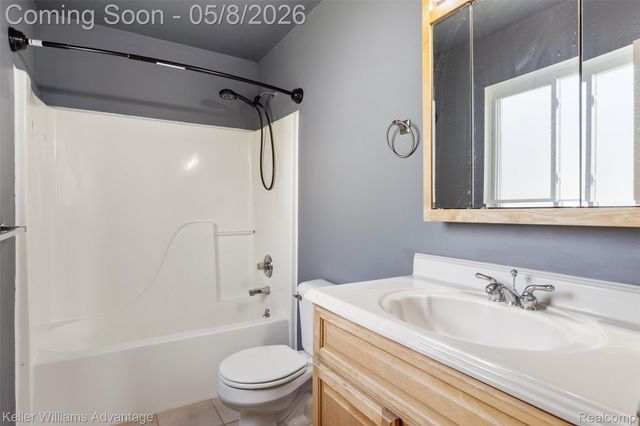 11453 Kaltz Avenue, Warren, MI 48089