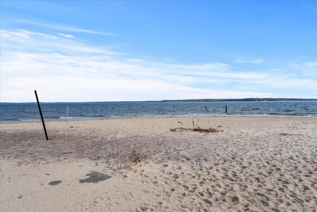 121 S Jamesport Avenue, South Jamesport, NY 11970