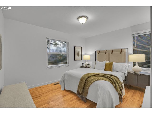 5941 Sw NEBRASKA St, Portland, OR 97221