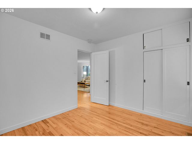 5941 Sw NEBRASKA St, Portland, OR 97221