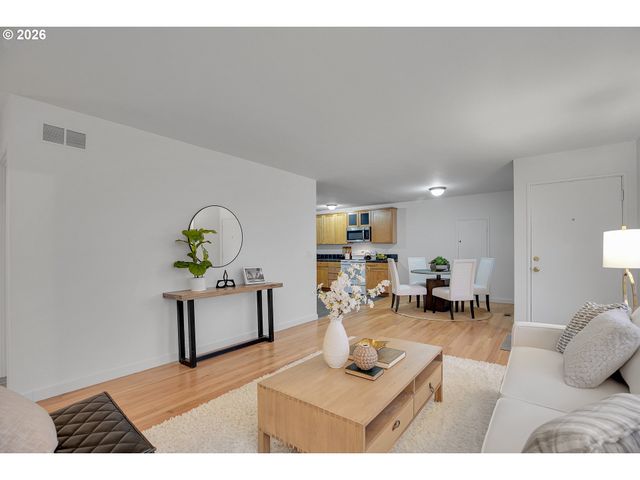 5941 Sw NEBRASKA St, Portland, OR 97221