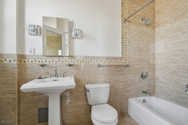 375 Mt Prospect Ave 7DE, Newark City, NJ 07104