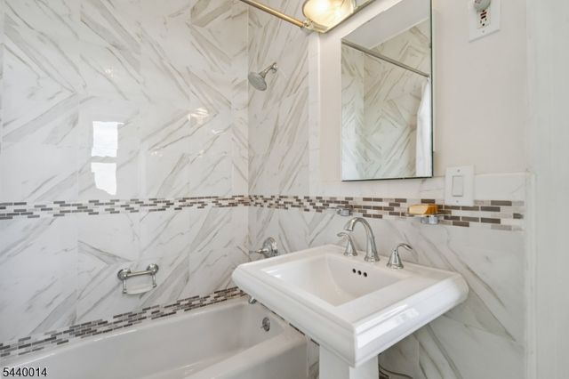 375 Mt Prospect Ave 7DE, Newark City, NJ 07104
