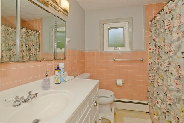 52 Harkness Ave, East Longmeadow, MA 01028