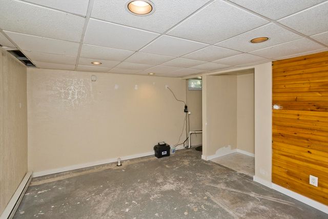 52 Harkness Ave, East Longmeadow, MA 01028