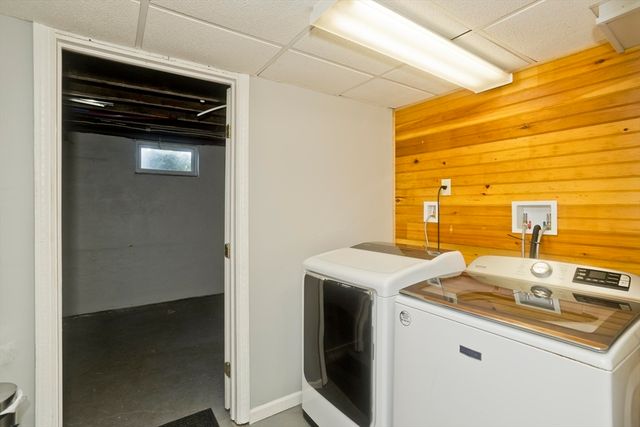 52 Harkness Ave, East Longmeadow, MA 01028