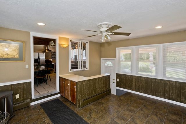 52 Harkness Ave, East Longmeadow, MA 01028