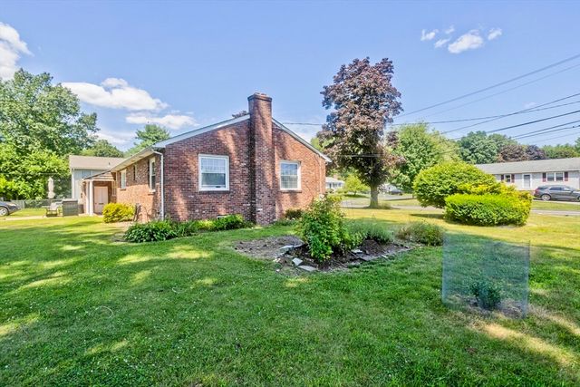 52 Harkness Ave, East Longmeadow, MA 01028