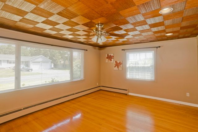 52 Harkness Ave, East Longmeadow, MA 01028