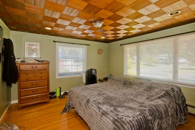 52 Harkness Ave, East Longmeadow, MA 01028