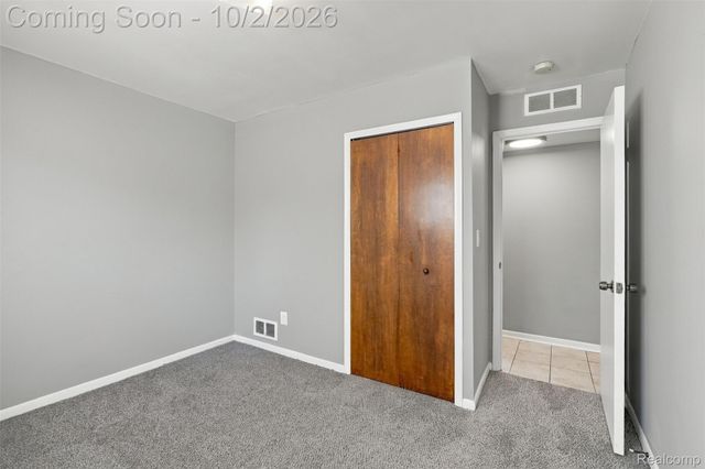 5970 N Silvery Lane, Dearborn Heights, MI 48127
