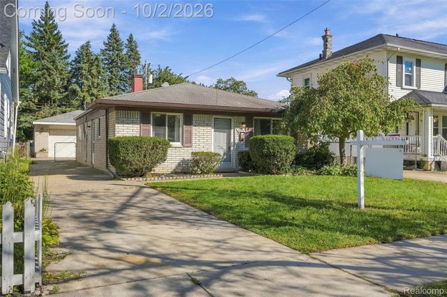 5970 N Silvery Lane, Dearborn Heights, MI 48127